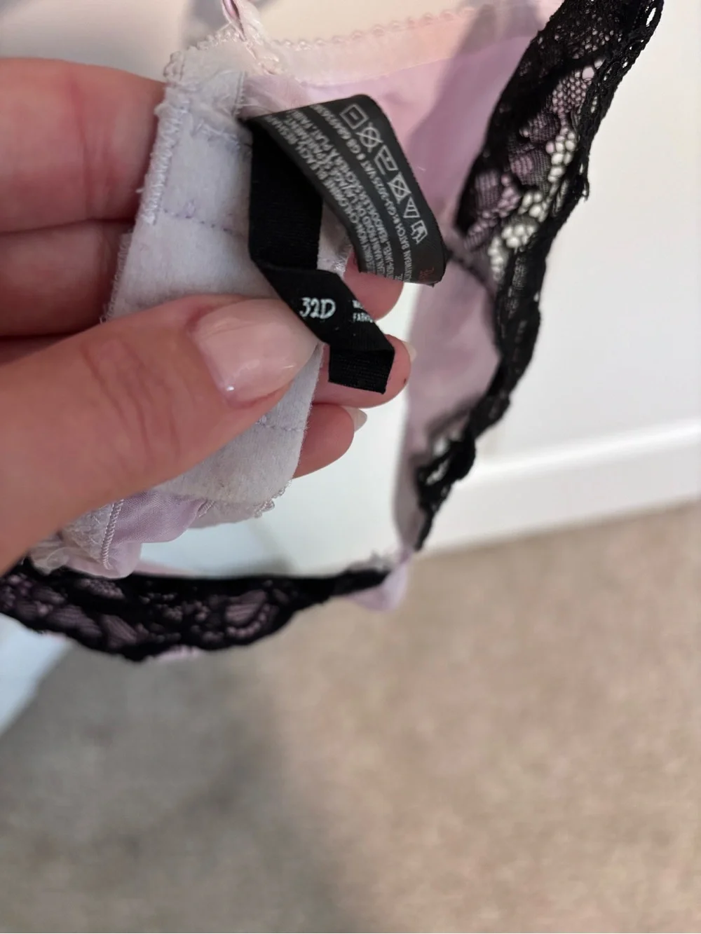 Lace Trim Underwire Bra - Light Lavender with Black Lace 32D